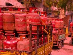 हर घर में दो सिलेंडर! डेढ़ करोड़ घरों में PNG कनेक्शन, जानें देश में कुल LPG सिलेंडर की संख्या