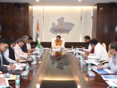 जल गंगा संवर्धन अभियान विकास का आधार और भावी पीढ़ियों के भविष्य को सुरक्षित रखने का प्रयास : मुख्यमंत्री डॉ. यादव अभियान में ग्राम स्तर तक जनभागीदारी को प्रोत्साहित करना आवश्यक जल संरचनाओं के जलग्रहण क्षेत्र पर अतिक्रमण केविरूद्ध की जाए कार्यवाही