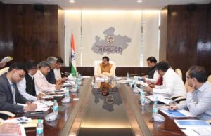 जल गंगा संवर्धन अभियान विकास का आधार और भावी पीढ़ियों के भविष्य को सुरक्षित रखने का प्रयास : मुख्यमंत्री डॉ. यादव अभियान में ग्राम स्तर तक जनभागीदारी को प्रोत्साहित करना आवश्यक जल संरचनाओं के जलग्रहण क्षेत्र पर अतिक्रमण केविरूद्ध की जाए कार्यवाही