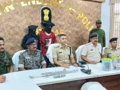 झारखंड पुलिस को बड़ी सफलता: 10 लाख के इनामी समेत 2 माओवादी कमांडर गिरफ्तार, हथियार बरामद