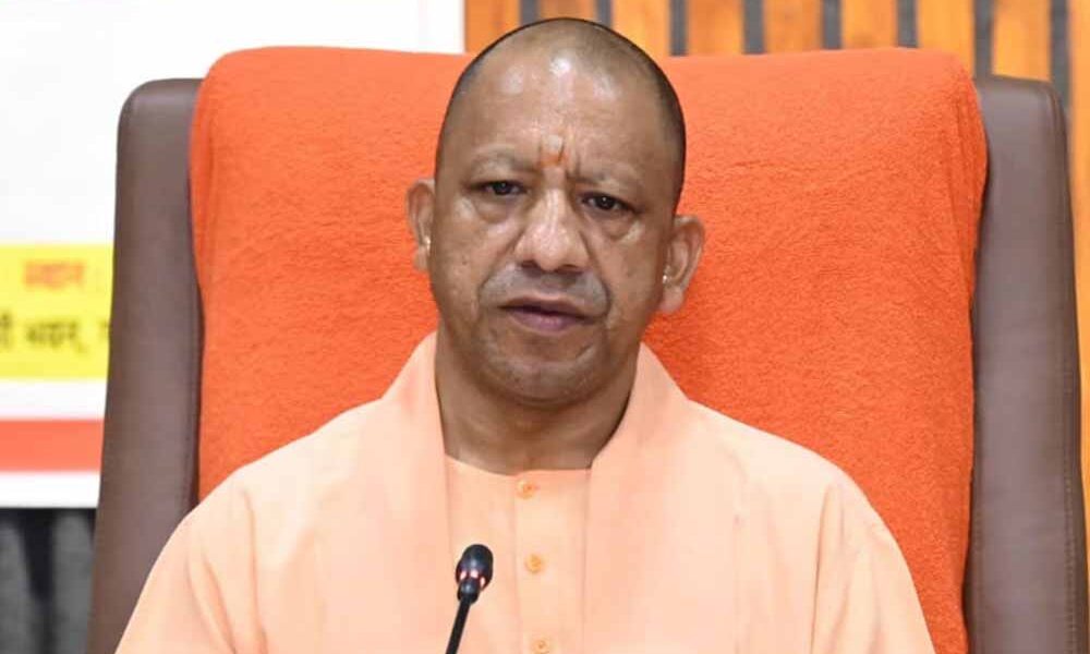 योगी सरकार के शिक्षा विजन को मिली नई मजबूती, चंडीगढ़ यूनिवर्सिटी यूपी में मेधाओं का सम्मान