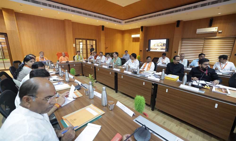 स्थानीय भाषा में मिलेगी नौकरी की जानकारी, प्रदेश के सभी मंडलों में योगी सरकार शुरू करेगी ‘ब्लू डॉट्सएआई’