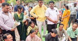 उद्योग मंत्री लखनलाल देवांगन ने सड़क डामरीकरण का कार्य प्रारंभ कराया