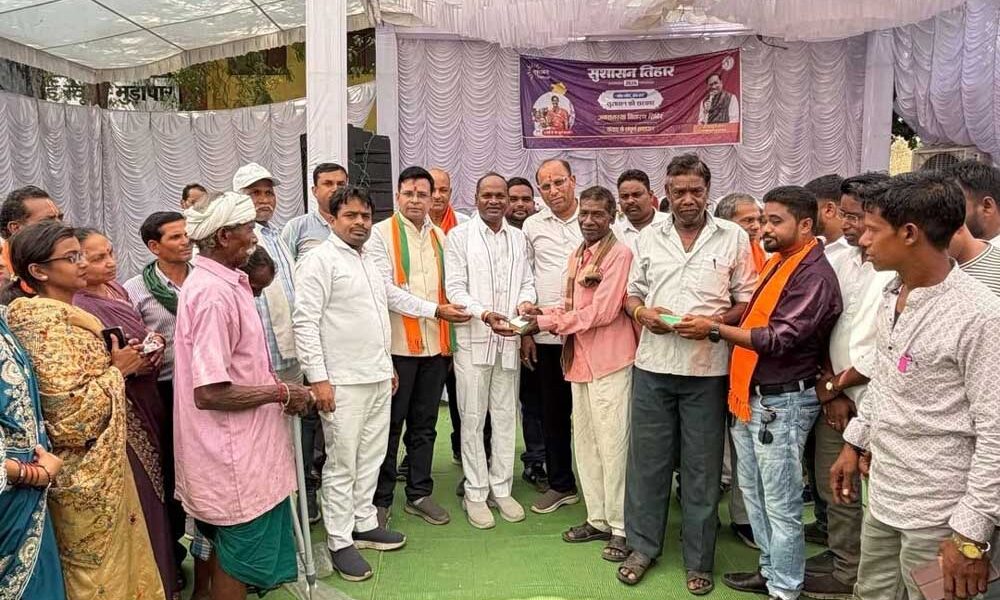 पाली के ग्राम पंचायत मुड़ापार में जनसमस्या निवारण शिविर का हुआ आयोजन 238 आवेदनों का हुआ त्वरित निराकरण