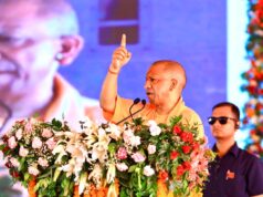 आगरा में सीएम योगी का सख्त रुख, खराब सड़कों पर एफआईआर के निर्देश
