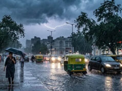 MP Weather Alert: भोपाल-इंदौर समेत 35 जिलों में भारी बारिश का अलर्ट, अगले 4 दिन जमकर बरसेंगे बदरा