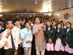 मुख्यमंत्री विष्णु देव साय ने एकलव्य के विद्यार्थियों का बढ़ाया उत्साह