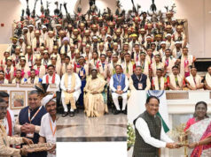 राष्ट्रपति द्रौपदी से बस्तर पंडुम-2026 विजेताओं, परगना मांझी और पद्म पुरस्कार विजेताओं की मुलाकात