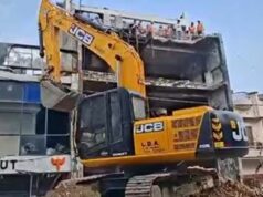 लखनऊ अलीगंज अग्निकांड वाली इमारत पर एलडीए का बुलडोजर चला