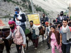 अमरनाथ यात्रा 2026: 4,812 श्रद्धालुओं का तीसरा जत्था जम्मू से रवाना, सेना के कड़े सुरक्षा घेरे में शुरू हुआ सफर