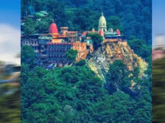 हरिद्वार के मनसा देवी मंदिर में बड़ा बदलाव, अब पुजारी पहनेंगे बिना जेब वाले कुर्ते