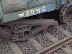 बिलासपुर में मालगाड़ी के डिब्बे पटरी से उतरे, जेसीबी का बकेट फंसने से हादसे की आशंका
