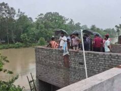 बिलासपुर में भारी बारिश से कई घर बने टापू, भूख-प्यास से जूझ रहे लोग