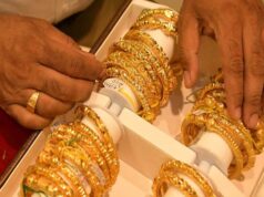 Gold Price Crash: रिकॉर्ड हाई से ₹37,000 टूटा सोना, क्या खरीदारी का यही है सबसे अच्छा मौका?