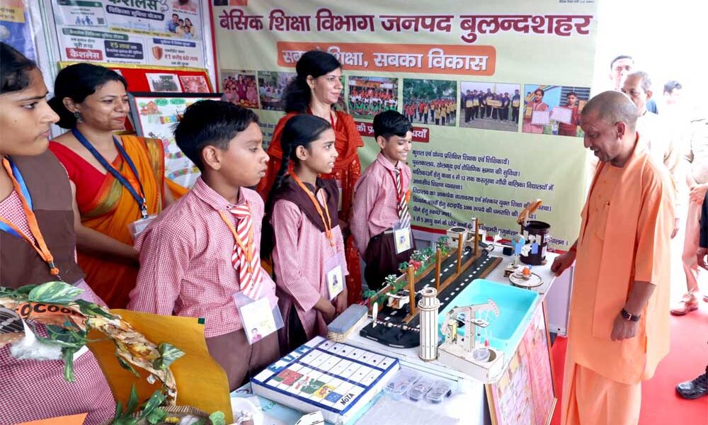 बेटी और व्यापारी की सुरक्षा से खिलवाड़ करने वालों की जगह है जेल या जहन्नुम में – सीएम योगी