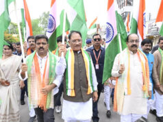 मुख्यमंत्री विष्णु देव साय ने हाथ में तिरंगा थामकर किया भव्य तिरंगा यात्रा का नेतृत्व