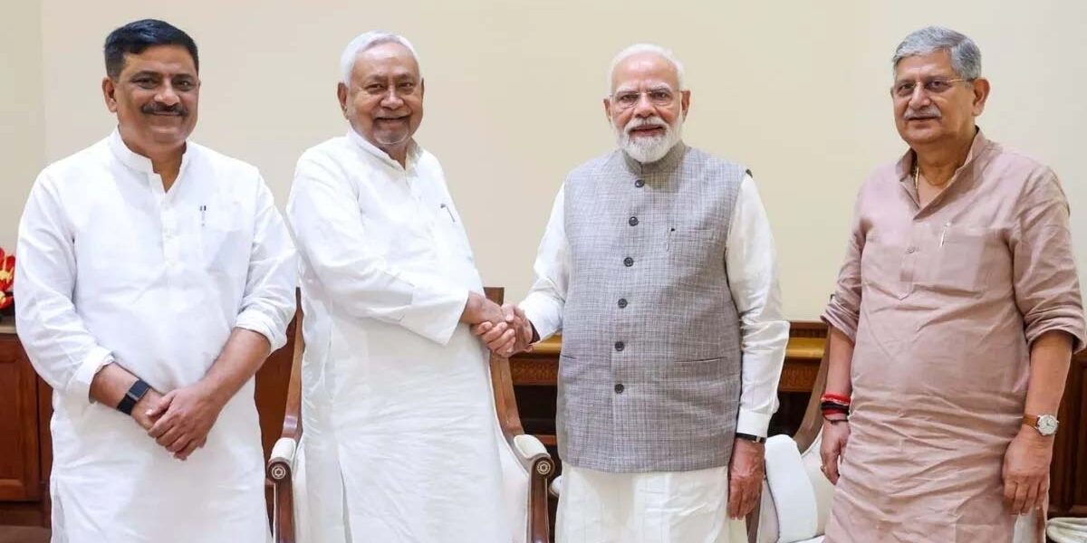 यूपी विधानसभा चुनाव में फिर किस्मत आजमाएगी JDU? गठबंधन या अकेले चुनाव पर मंथन जारी