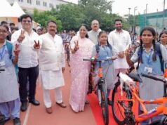दिल्ली में 1.40 लाख छात्राओं को मिलेंगी मुफ्त साइकिल, विद्या वाहिनी योजना शुरू