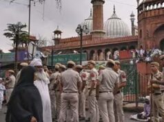 जामा मस्जिद के पास गरजा बुलडोजर, हाई कोर्ट के आदेश पर MCD ने हटाया अतिक्रमण