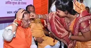 शहीद जवान की पत्नी ने CM साय को बांधी राखी, बोले- सगी बहन से बढ़कर बहन मिली