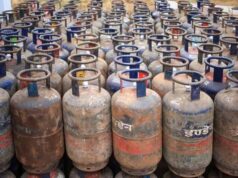 LPG Cylinder Price Cut: एलपीजी सिलेंडर ₹200 सस्ता, दिल्ली से कोलकाता तक बदले नए रेट