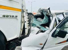 धार में दर्दनाक सड़क हादसा, गुजरात के युवकों की वैन को ट्रॉले ने मारी टक्कर; 6 की मौत