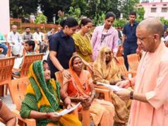 बारिश के बीच CM योगी का जनता दर्शन, करीब 200 फरियादियों की सुनी समस्याएं