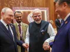 हाथ में हाथ, चेहरे पर मुस्कान… BRICS से PM मोदी, पुतिन और जिनपिंग की आई खास तस्वीर