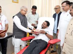 राज्यपाल पटेल ने लोकभवन में रक्तदान-स्वास्थ्य शिविर का किया शुभारंभ, 370 लोग हुए शामिल