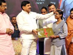 1.21 लाख विद्यार्थियों के खातों में राशि ट्रांसफर, CM ने कहा- सफलता को सिर पर न चढ़ने दें