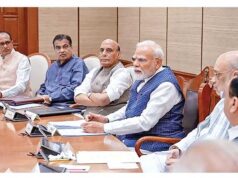 Modi Cabinet Reshuffle: मोदी कैबिनेट में बड़े फेरबदल की चर्चा तेज, वैष्णव का प्रमोशन और गडकरी के विभाग में बदलाव की अटकलें