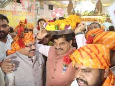 CM डॉ. यादव ने बरखेड़ी के राधा-कृष्ण मंदिर में की पूजा, सिर पर लड्डू गोपाल को लेकर पहुंचे मंदिर