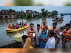 बाढ़ के बीच योगी सरकार का राहत अभियान तेज, 18,810 लोगों को सुरक्षित स्थान पर पहुंचाया