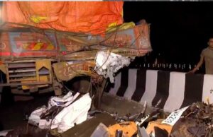 केरल के त्रिशूर में दर्दनाक हादसा, खड़े ट्रक से टकराई कार; 8 इंजीनियरिंग छात्रों की मौत