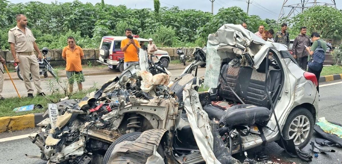 जमशेदपुर में भीषण सड़क हादसा, मंत्री दीपिका पांडेय सिंह की बेटी समेत 4 की मौत