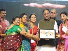 रायपुर : बहतराई स्टेडियम में गूंजा तीजा तिहार का उल्लास, मुख्यमंत्री विष्णु देव साय ने बहनों संग साझा की पर्व की खुशियां