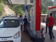 42 लीटर के टैंक में भर दिया 48 लीटर पेट्रोल, पेट्रोल पंप पर मचा बवाल