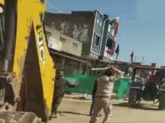 पुलिस को देख रेत माफियाओं ने संकरी गलियों में दौड़ाए ट्रैक्टर, कार भी घसीटी