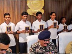 बस्तर में नक्सलवाद को झटका, 35 लाख के इनामी 6 नक्सलियों ने किया आत्मसमर्पण