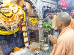 बाबा काल भैरव और काशी विश्वनाथ के दरबार में मुख्यमंत्री योगी ने नवाया शीश