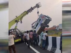 दिल्ली-मुंबई एक्सप्रेसवे पर भीषण हादसा, बस खाई में गिरी, 8 लोगों की मौत