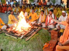 महानिशा पूजन कर सीएम योगी ने की जगत कल्याण की प्रार्थना