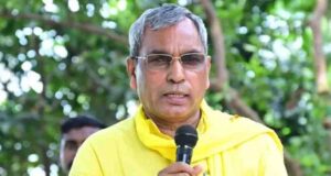 ‘EVM से चुनाव हो तो दिक्कत, बैलट पेपर से हो तो दिक्कत’, ओपी राजभर ने अखिलेश पर कसा तंज