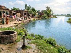 बाढ़ से नुकसान के बीच भूजल स्तर को फायदा, तेज बहाव से साफ हुई गोमती नदी
