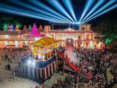फूल रथ की परिक्रमा से जीवंत हुई बस्तर दशहरा की सदियों पुरानी परंपरा