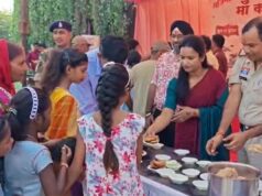 थाना परिसर में पुलिस ने लगाया भंडारा, अफसरों ने खुद बांटा महाप्रसाद