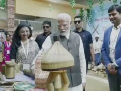 प्रधानमंत्री श्री नरेन्द्र मोदी ने छत्तीसगढ़ के स्टाल की सराहना की
