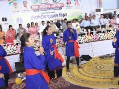 नुक्कड़ नाटक के जरिए पहुँचाया जनकल्याणकारी योजनाओं का संदेश