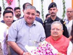 विधानसभा अध्यक्ष डॉ. रमन सिंह को जन्मदिन की बधाई देने पहुंचे पर्यटन मंत्री राजेश अग्रवाल