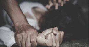 ननिहाल में रह रही युवती से 13 साल तक दुष्कर्म, ममेरे भाई पर गंभीर आरोप